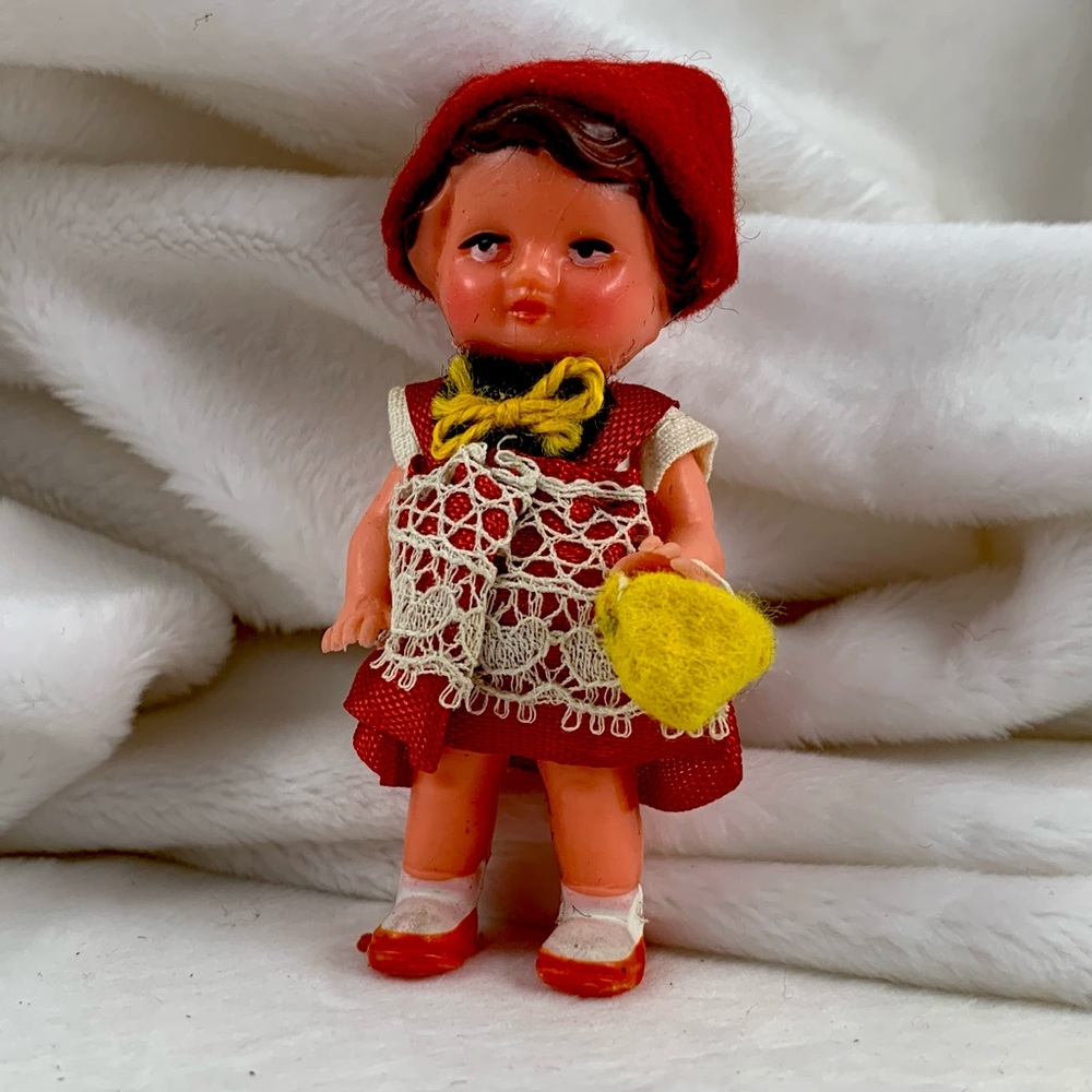 VINTAGE MINI DUTCH DOLL